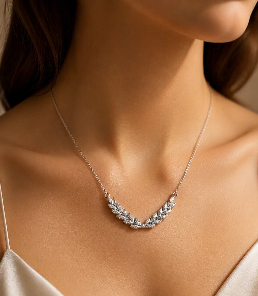 Laurel Light Diamond Necklace