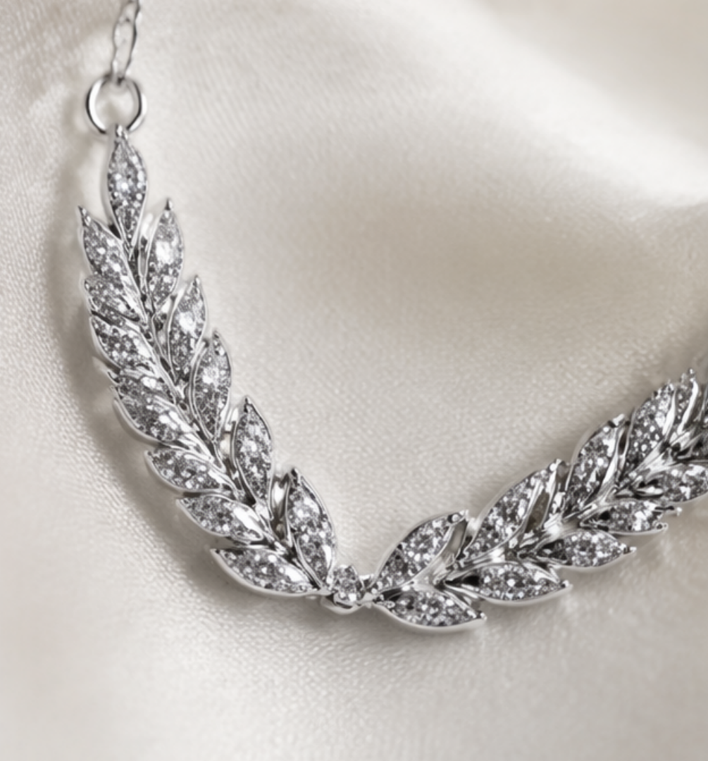 Laurel Light Diamond Necklace