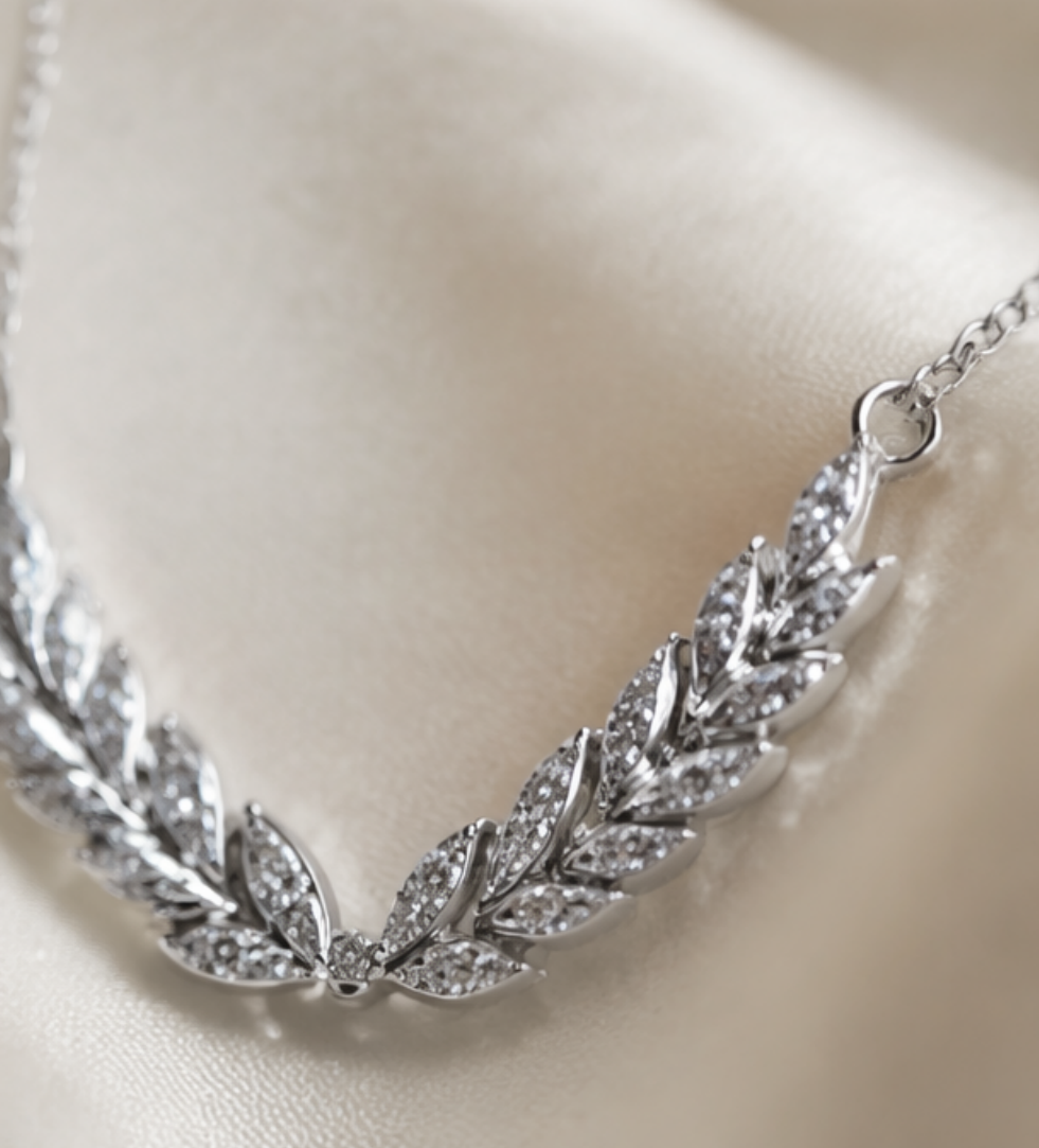 Laurel Light Diamond Necklace