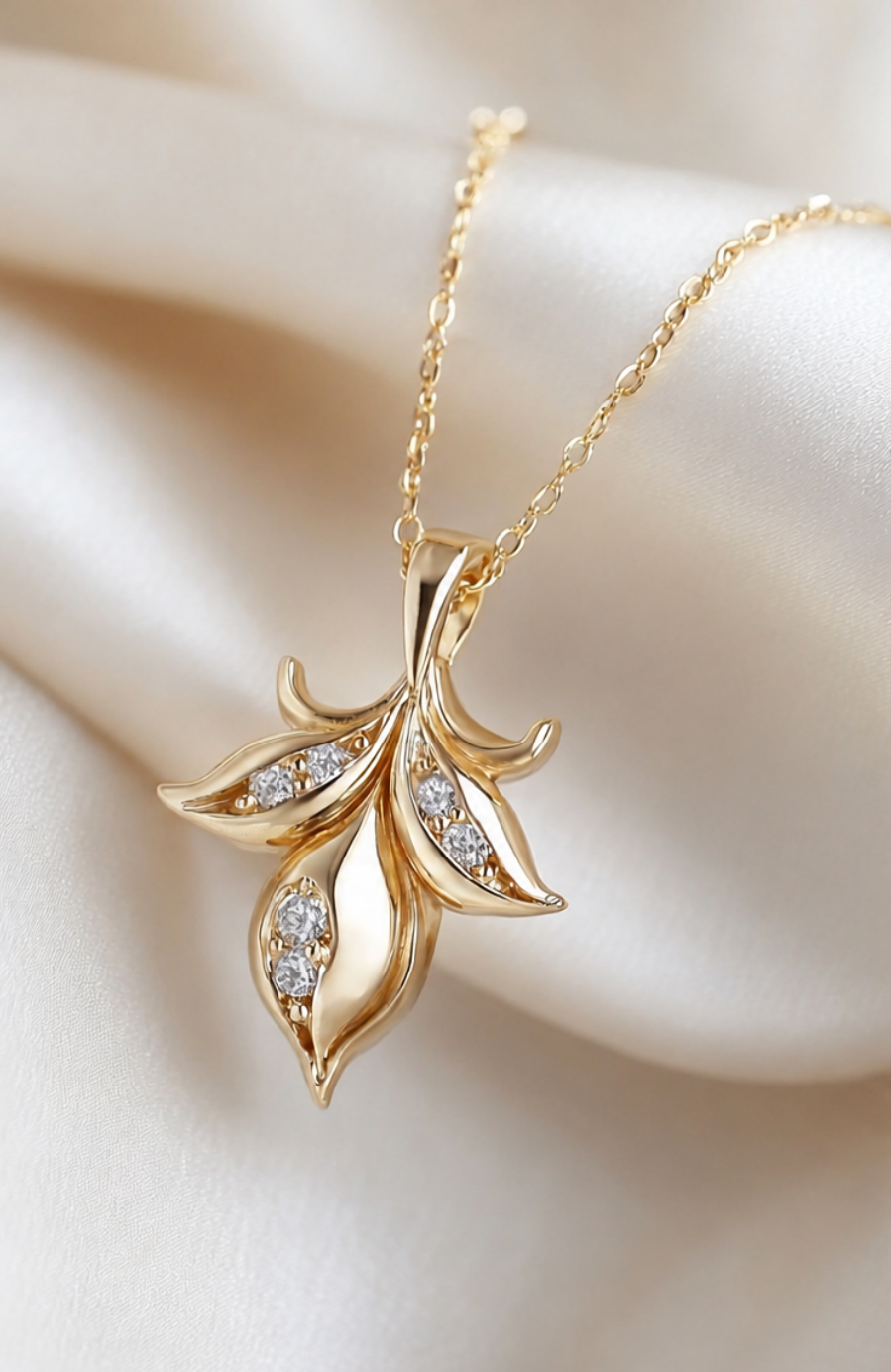 Petal Light Diamond Pendant Necklace